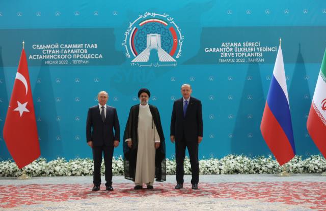 Cumhurbaşkanı Erdoğan'dan Tahran'daki üçlü zirvede net mesaj: Milli güvenliğimize kast edenleri Suriye'den söküp atmakta kararlıyız