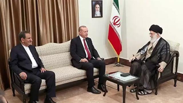 Cumhurbaşkanı Erdoğan'ın İran'ın dini lideri Hamaney'le görüşmesinde neden Türk bayrağı yoktu? Fotoğrafın sırrı ortaya çıktı