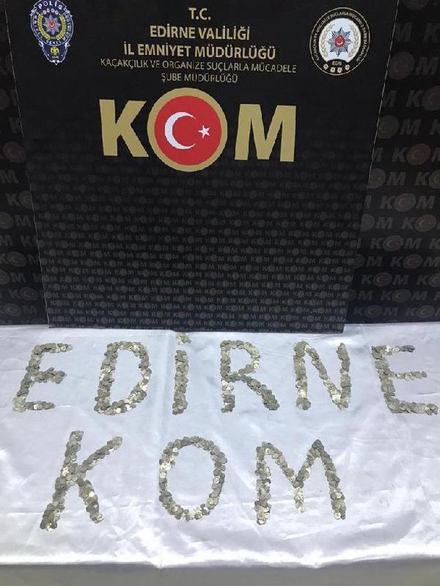 Edirne'de 2 bin 863 sikke ve tarihi obje ele geçirildi Edirne'de 2 bin 863 sikke ve tarihi obje ele geçirildi