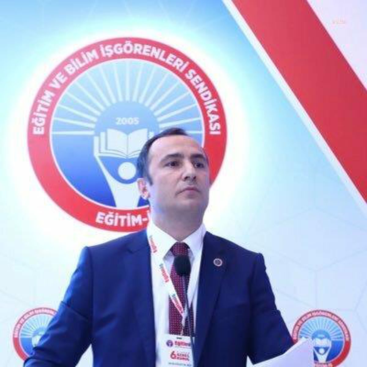 Eğitim-İş: Mesleki Yeterliliğimizi Ölçmeye Kalkan Bir Bakanlıktan, En Azından Bir İnternet Sitesini Becerebilecek Yeterliliği Bekliyoruz