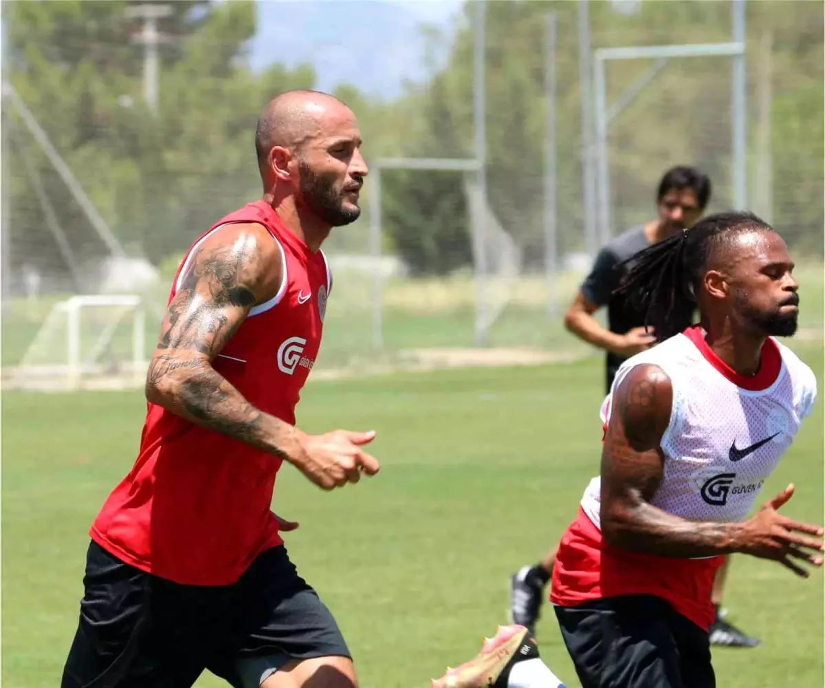 FT Antalyaspor, hazırlıklarını tesislerinde sürdürdü