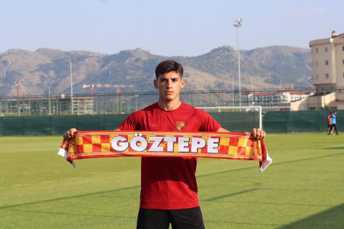 Göztepe, Uğur Kaan\'la imzaladı