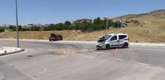 Son dakika haberleri | Hafif ticari araçla otomobil çarpıştı: 5 yaralı