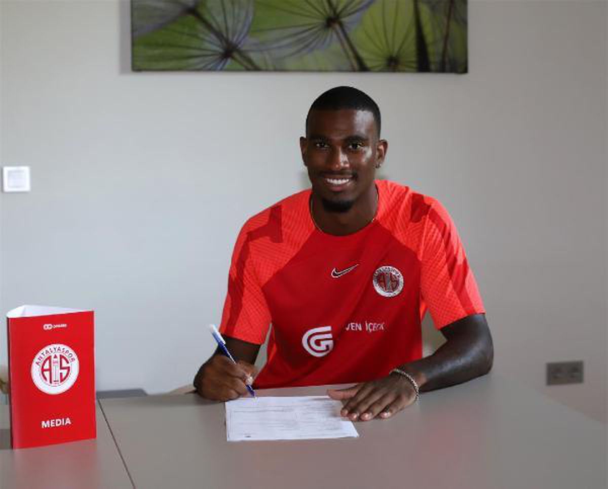 Haji Wright, 3 yıllığına Antalyaspor'da