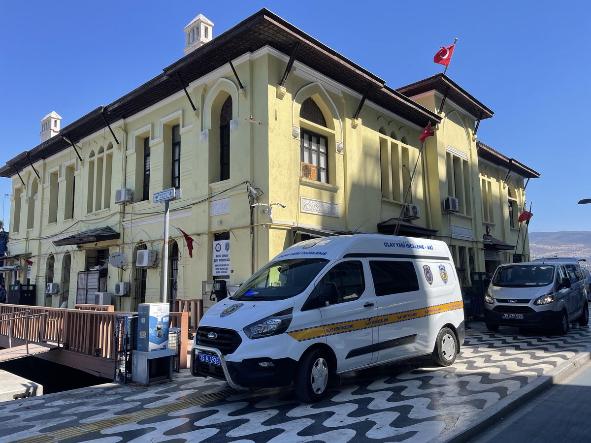 İzmir\'de denizde erkek cesedi bulundu