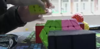 Kolombiyalı genç rekor sürede üç rubik küpü çözerek dünya rekoru kırdı