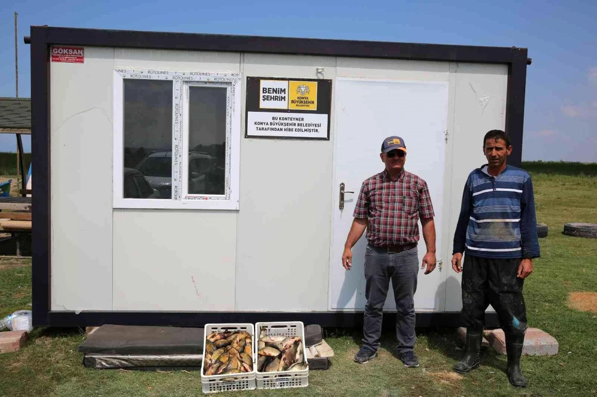 Konya Büyükşehir\'den Beyşehirli balıkçılara konteyner desteği