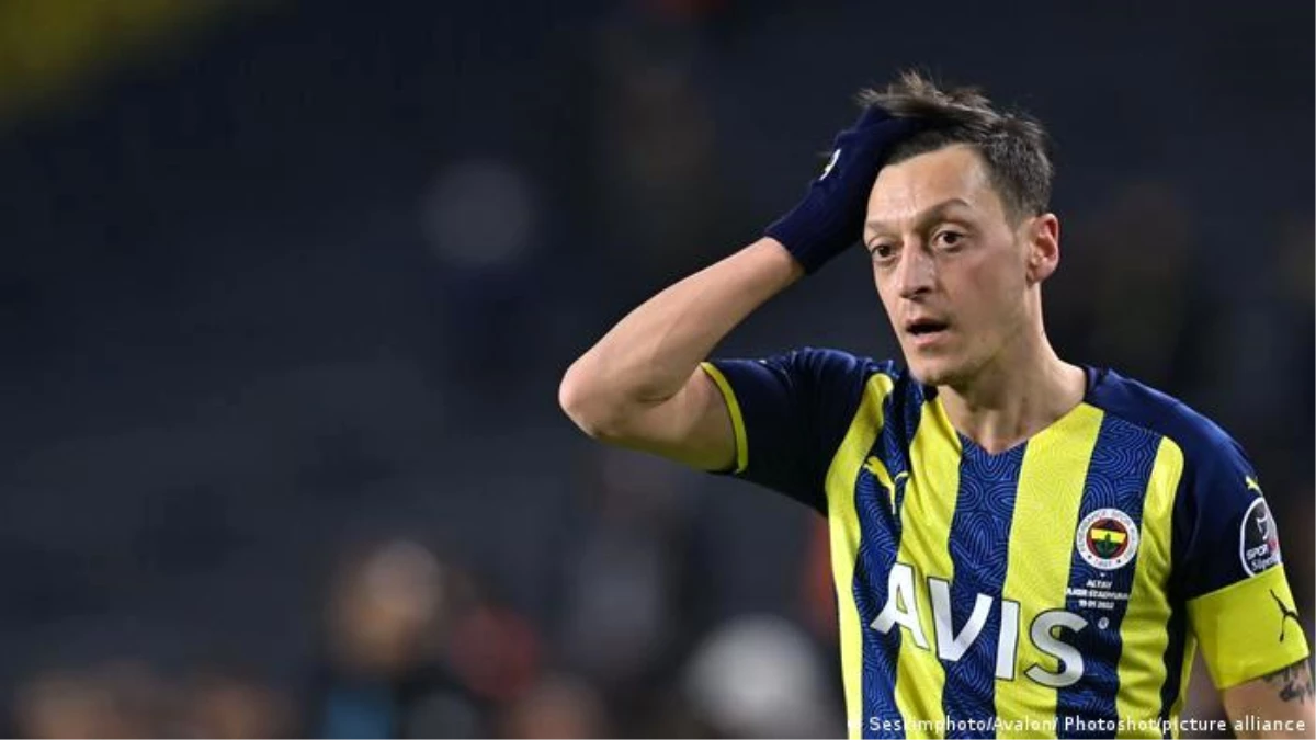 Mesut Özil nereye koşuyor?