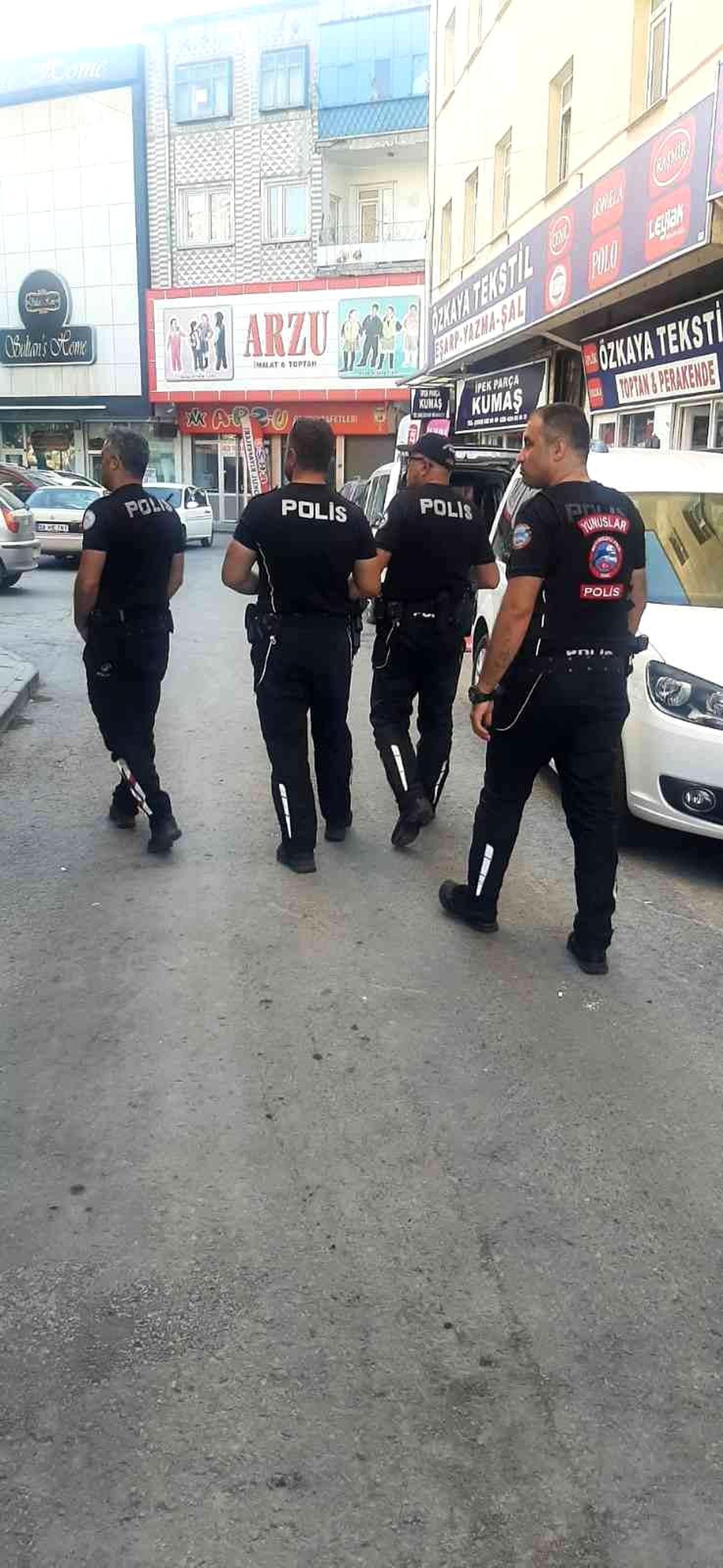 Son dakika 3. sayfa: Motosikletli polis timlerinin \'şok\' uygulamaları sürüyor