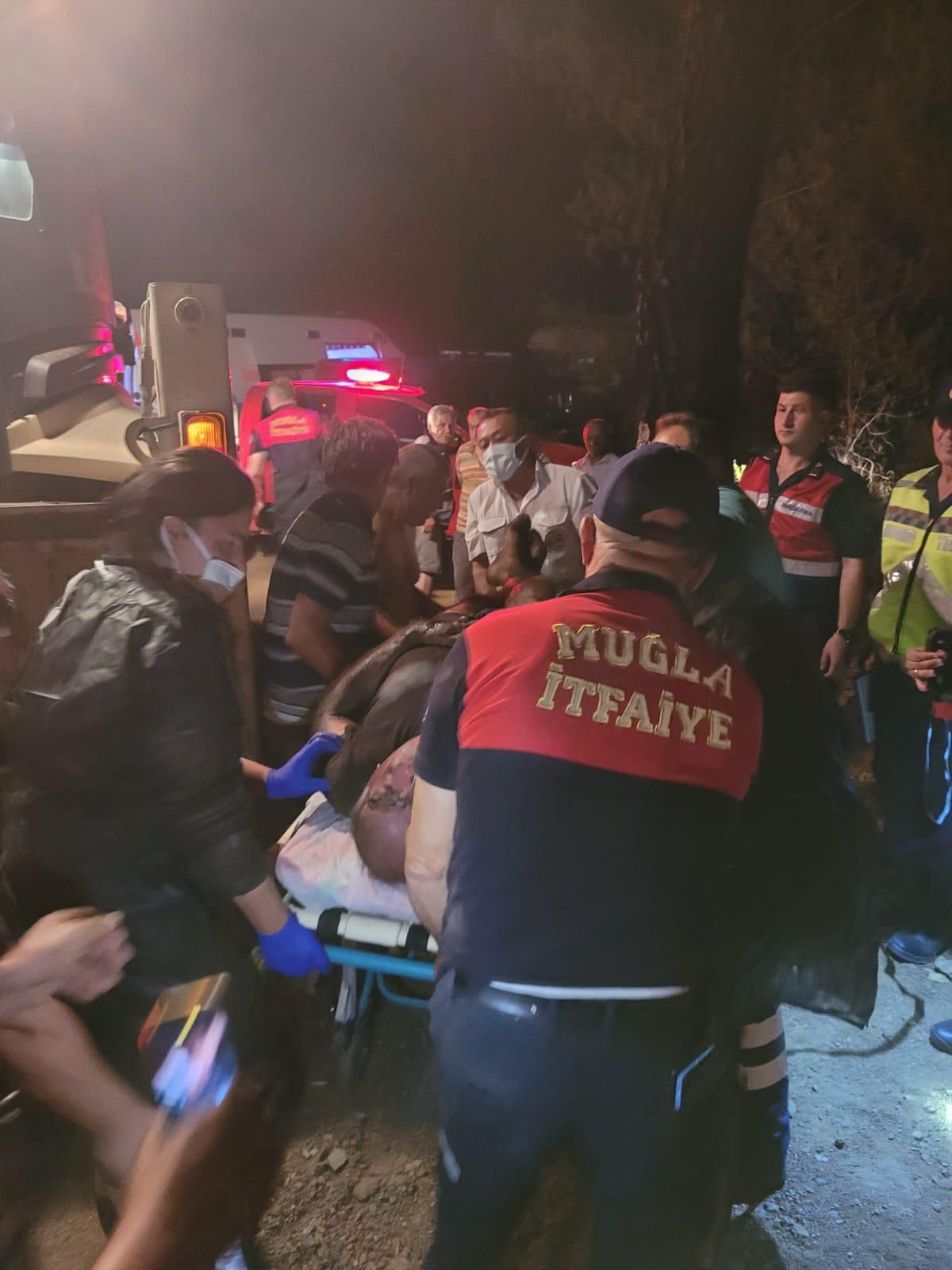 Muğla\'da devrilen traktörün sürücüsü ağır yaralandı