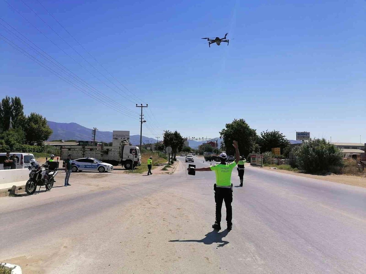 Ödemiş\'te dron destekli trafik denetimi