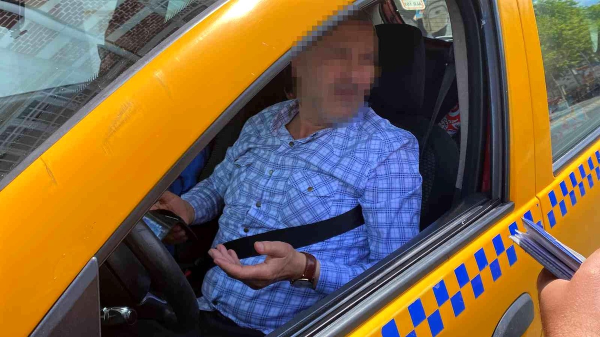 Son dakika haberi... Şişli\'de taksicinin emniyet kemeri kurnazlığı polise takıldı: "Sürekli böyle kullanıyorum"
