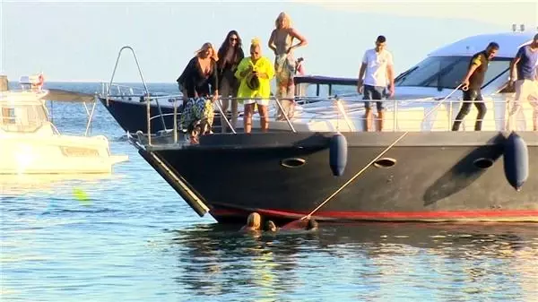 Tuğba Özay, boğulma tehlikesi yaşayan ünlü yazarı hayata döndürdü