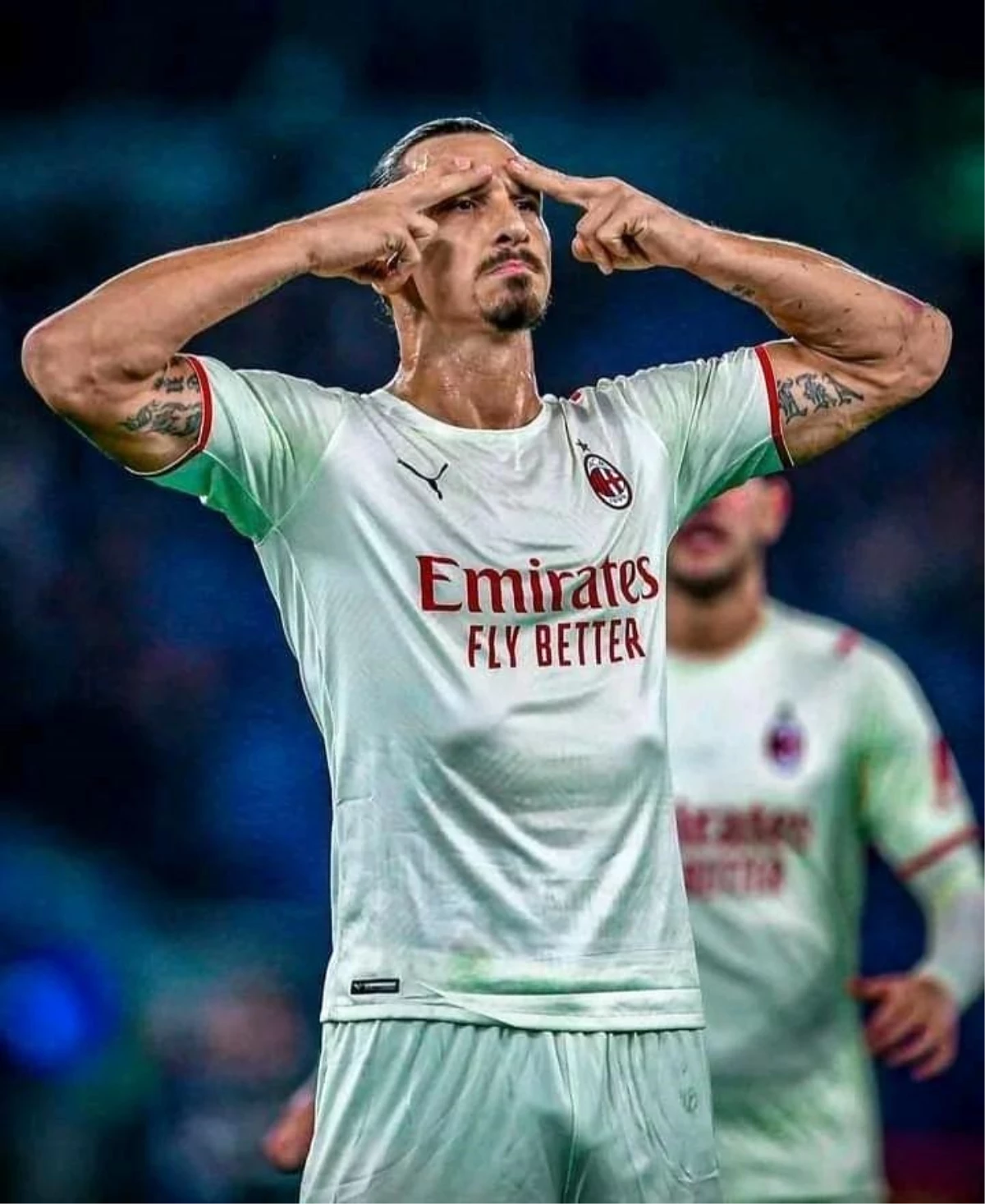 Zlatan Ibrahimovic, 1 yıl daha Milan\'da!