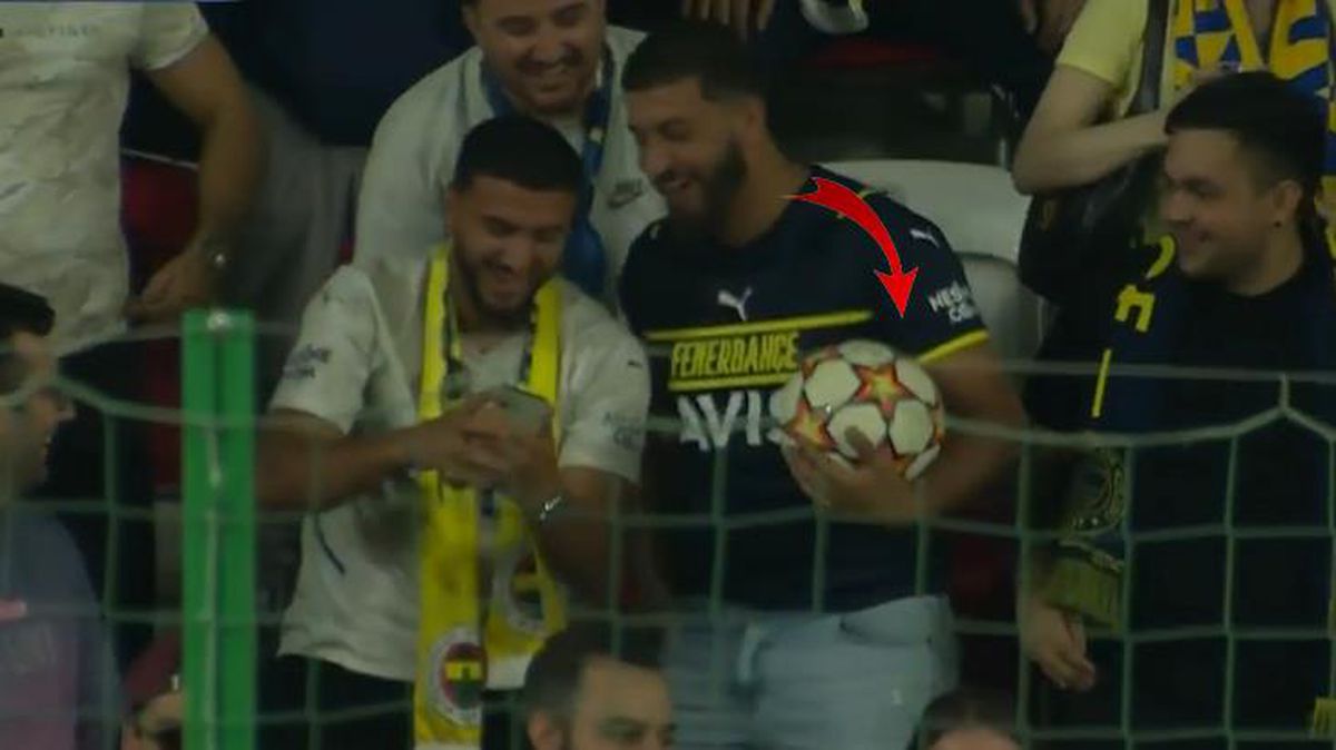 Fener'in Devler Ligi ön eleme maçında oyuna giren Arda Güler taraftarı heyecanlandırdı! Genç yıldız çektiği şut sonrası ilginç anlar yaşandı