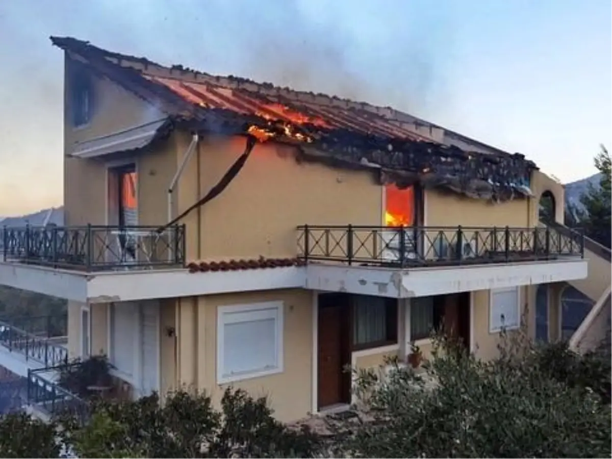 Atina'daki orman yangını ikinci gününde devam ediyor