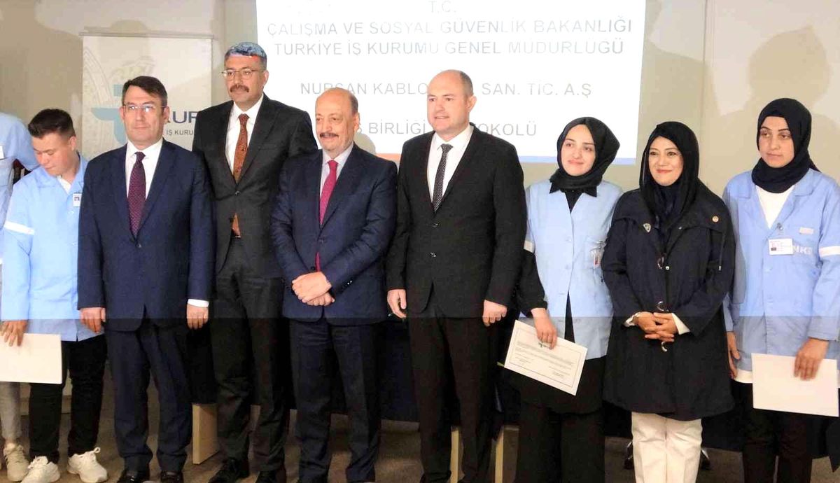 Çalışma ve Sosyal Güvenlik Bakanı Bilgin, İşbaşı Eğitim Programı Töreni'nde konuştu