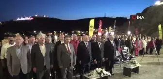 Bayburt Kalesi'nin tarihi atmosferinde Şair Zihni Şiir Gecesi