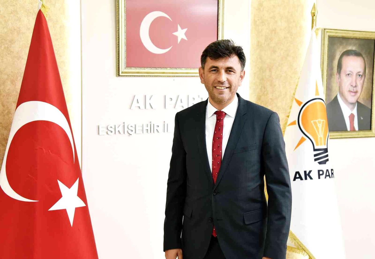 Çalışkan\'dan Eskişehir Büyükşehir Belediyesi\'ne billboard eleştirisi