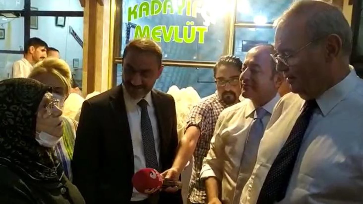 Emekli kadından CHP\'li heyete tepki gösterdi: Hiçbir şey pahalı değil, zamları zenginler yapıyor