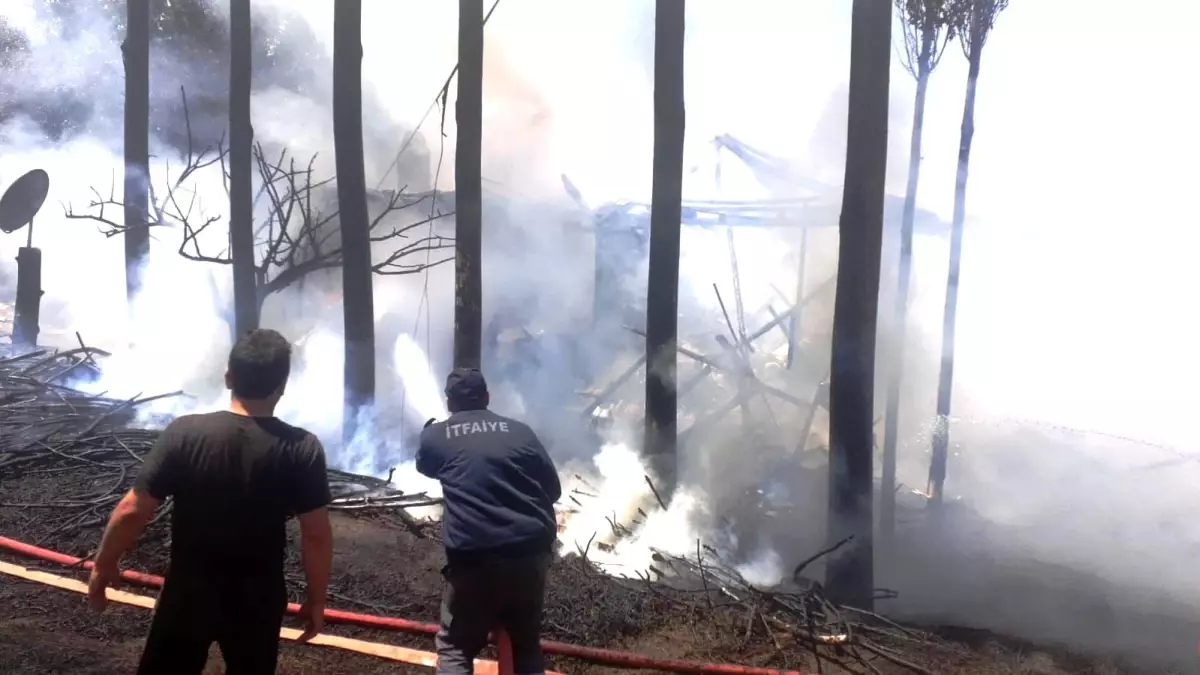 Emet\'te ahşap ev yangını