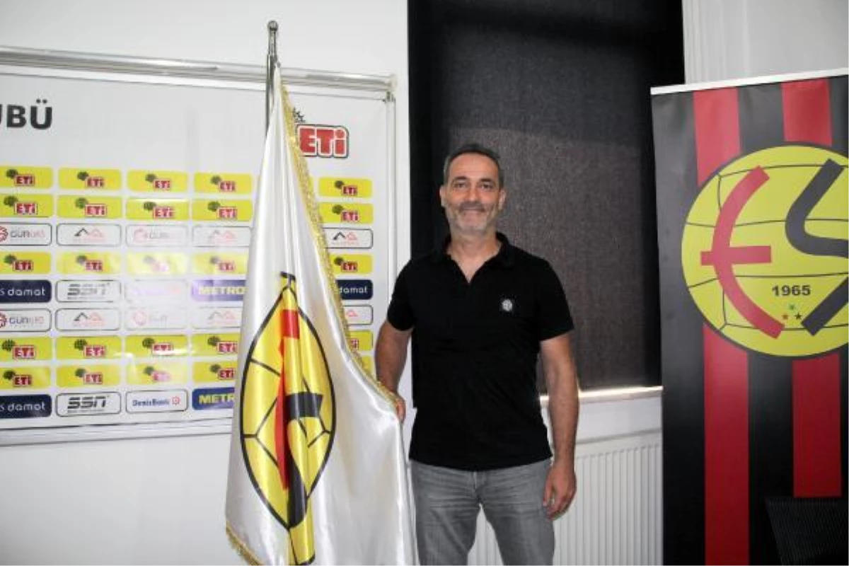 Eskişehirspor, Cüneyt Biçer ile sözleşme imzaladı