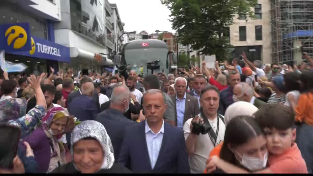 Giresunlu Esnafın Akşener\'den Talebi: "Yolsuzluk, Hırsızlık Yapan Varsa Onlardan Hesap Sorulmasını İsteriz"