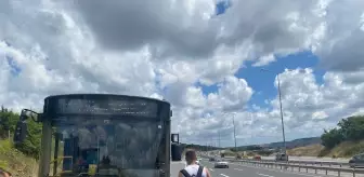 İETT otobüsünün arızalanması nedeniyle İstanbul Havalimanı yolcuları yolda kaldı