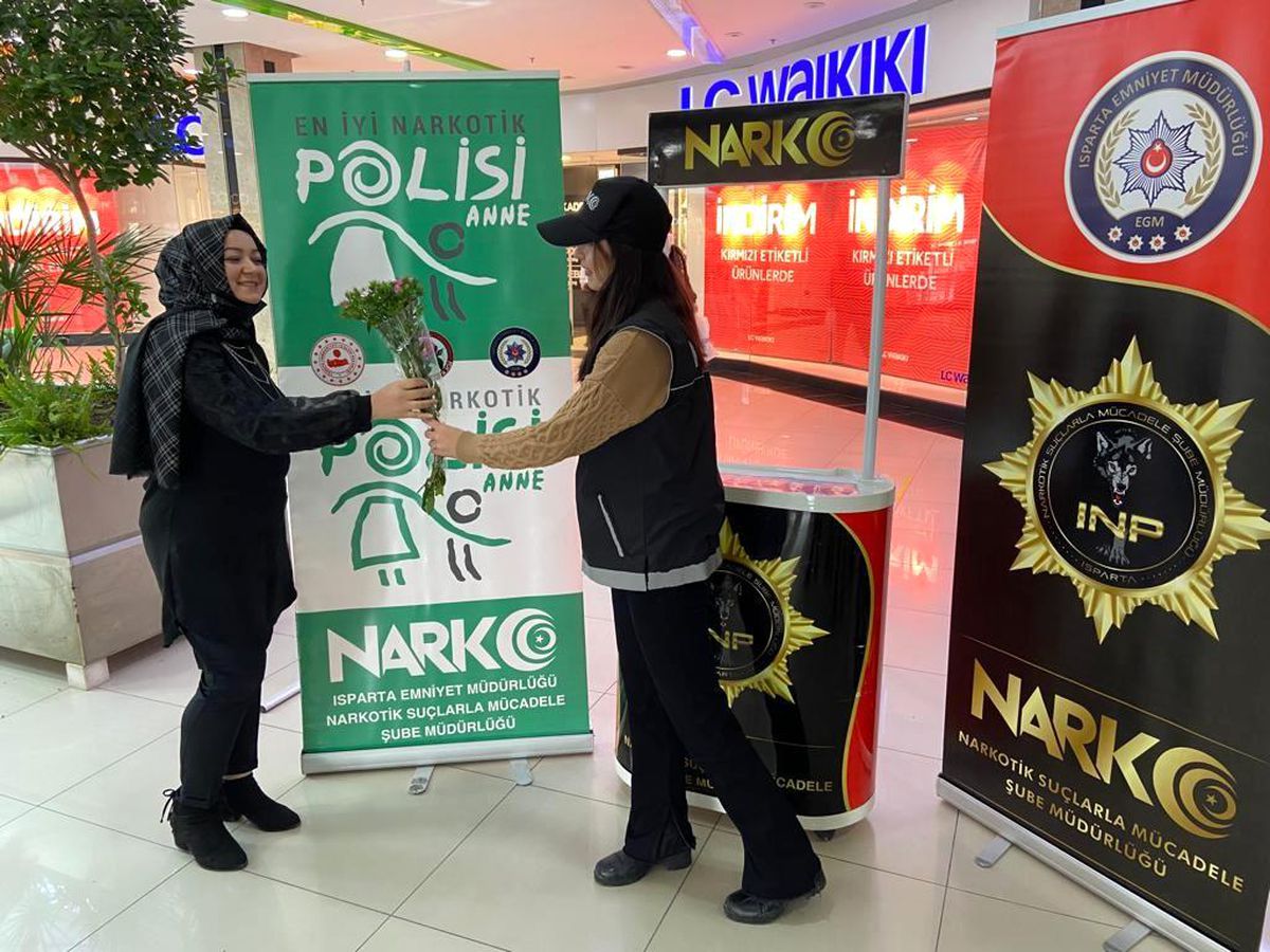 Isparta\'da 7 bin kişi uyuşturucuyla mücadele konusunda bilgilendirildi