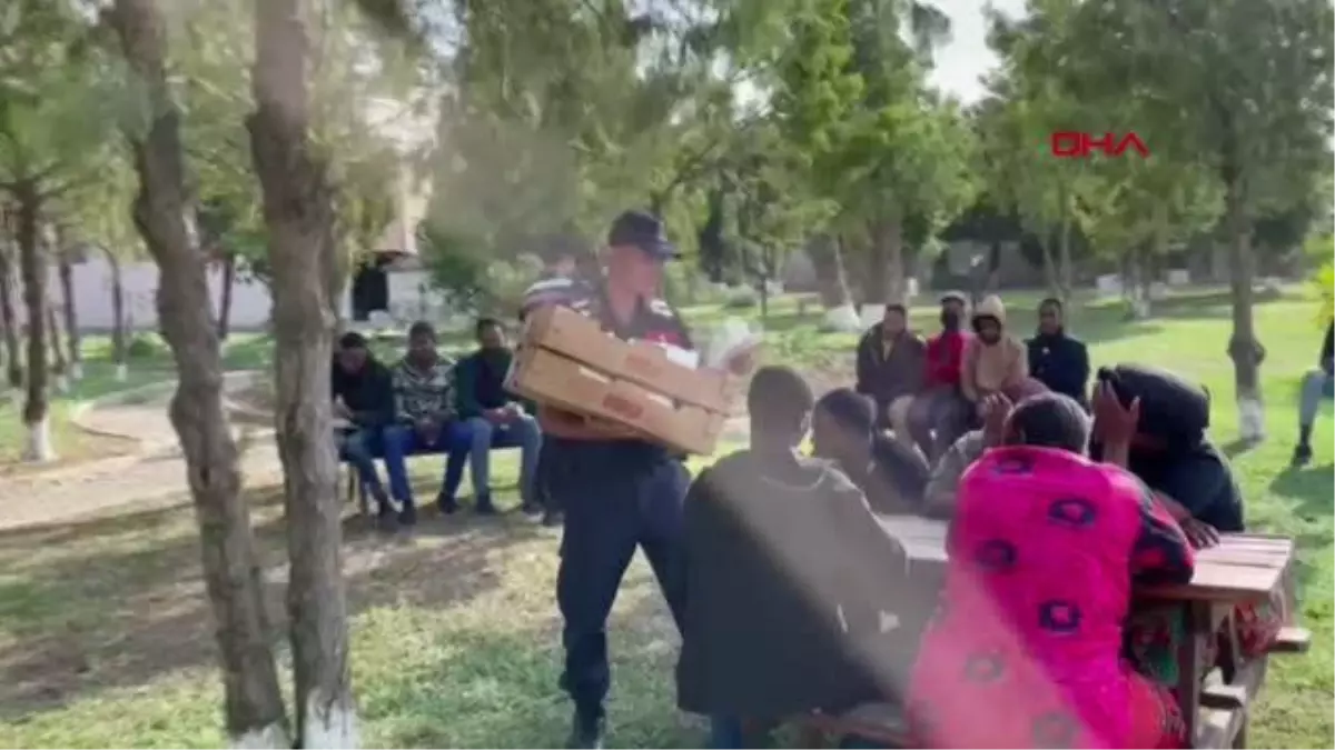 İZMİR'DE 775 DÜZENSİZ GÖÇMEN YAKALANDI