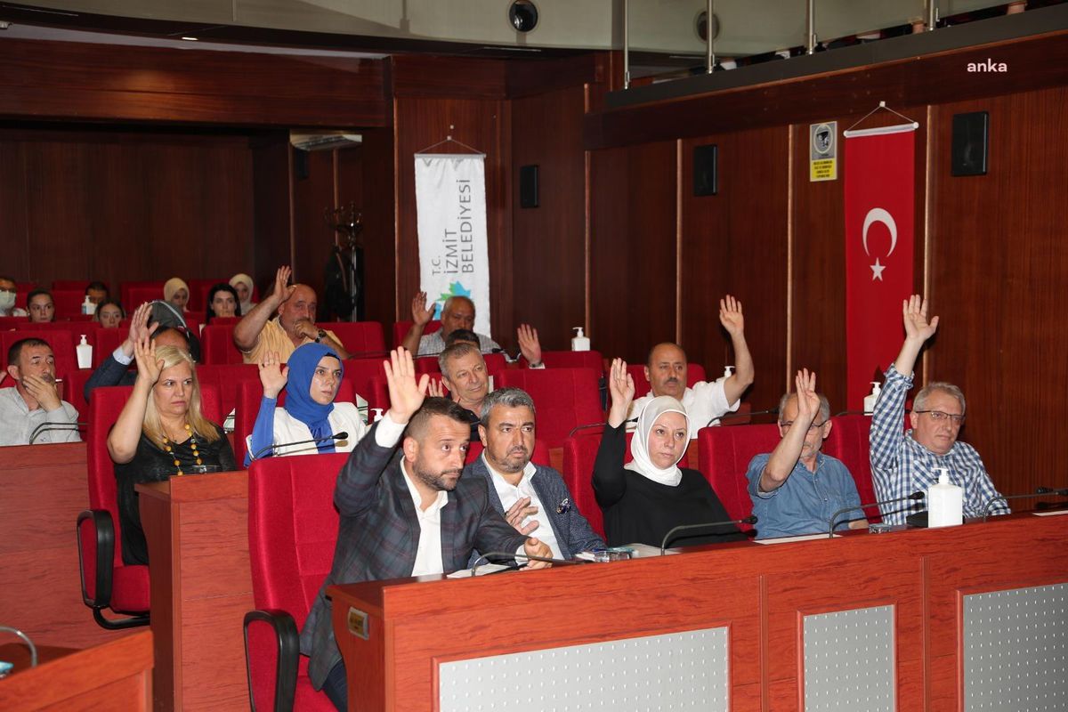 İzmit\'te Çukurbağ Kazılarına Dair Protokole, AKP ve MHP\'li Meclis Üyelerinden Ret