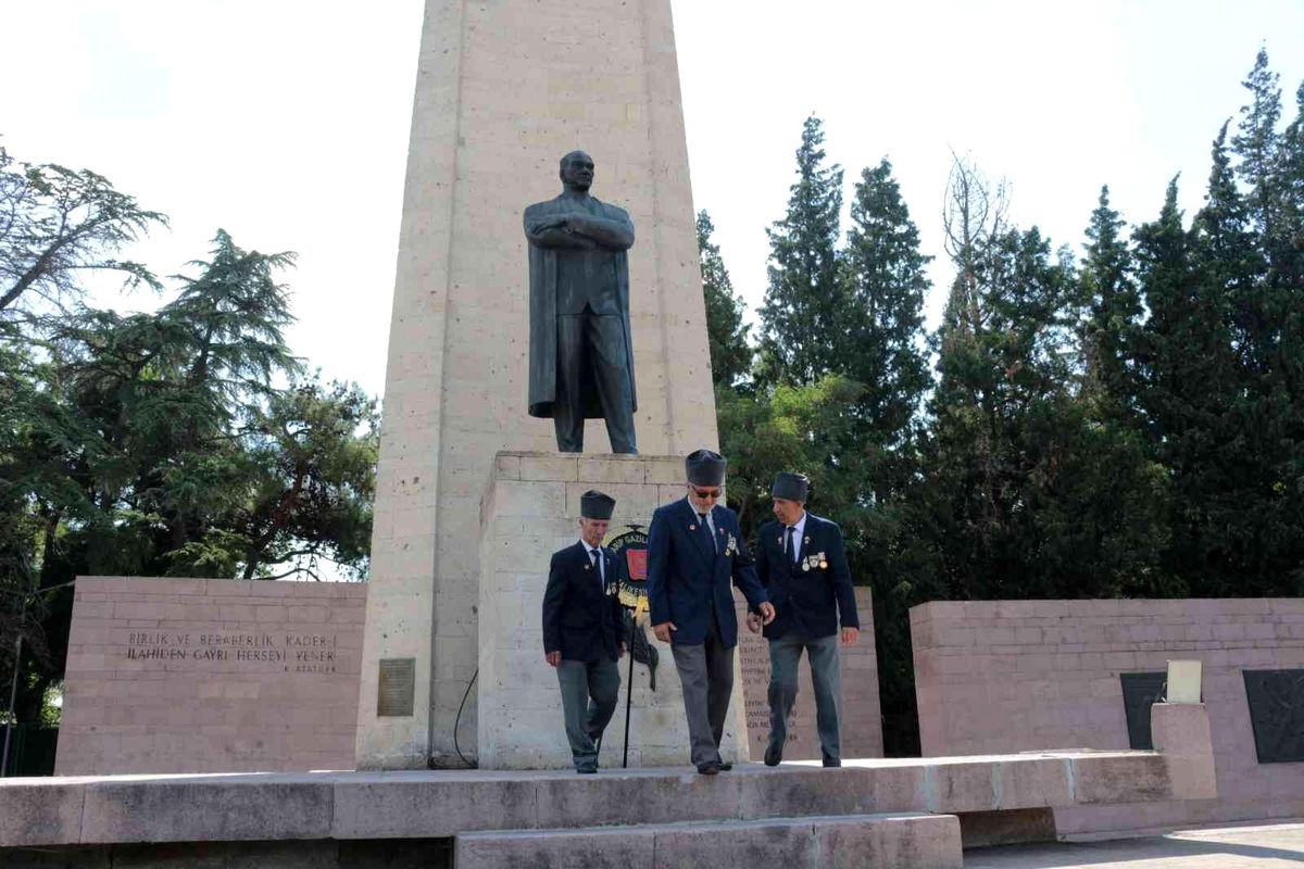 Kıbrıs Barış Harekatı\'nın 48\'nci yıldönümü kutlandı