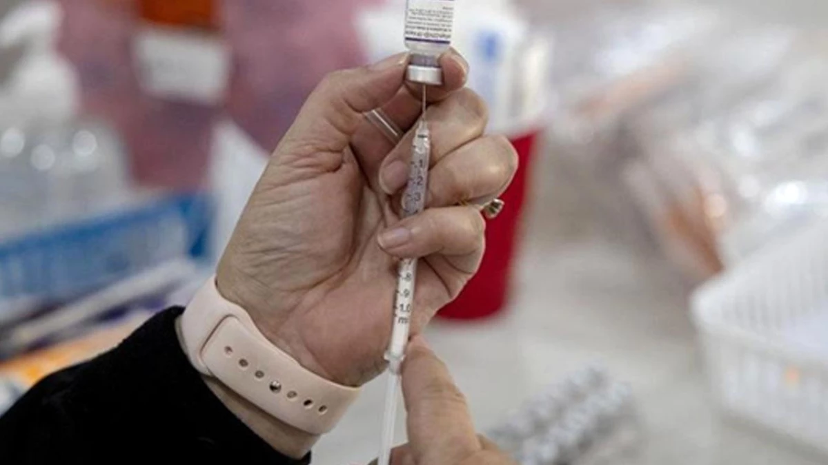 Omicron\'a Aşılardan Kazanılan Bağışıklık Zamanla Önemli Ölçüde Azalıyor