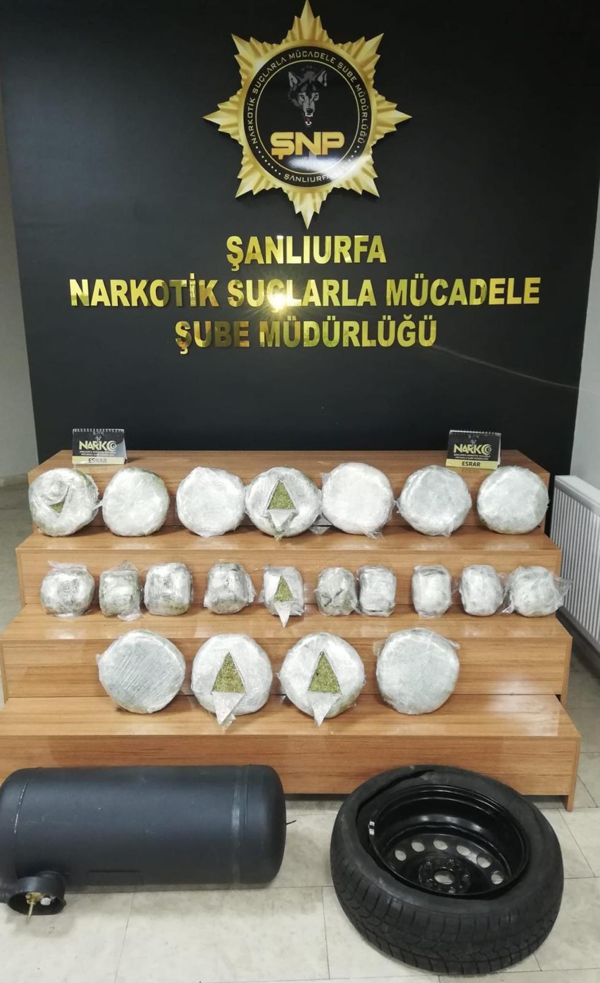 Şanlıurfa\'da otomobilin LPG tankında yaklaşık 20 kilogram uyuşturucu ele geçirildi