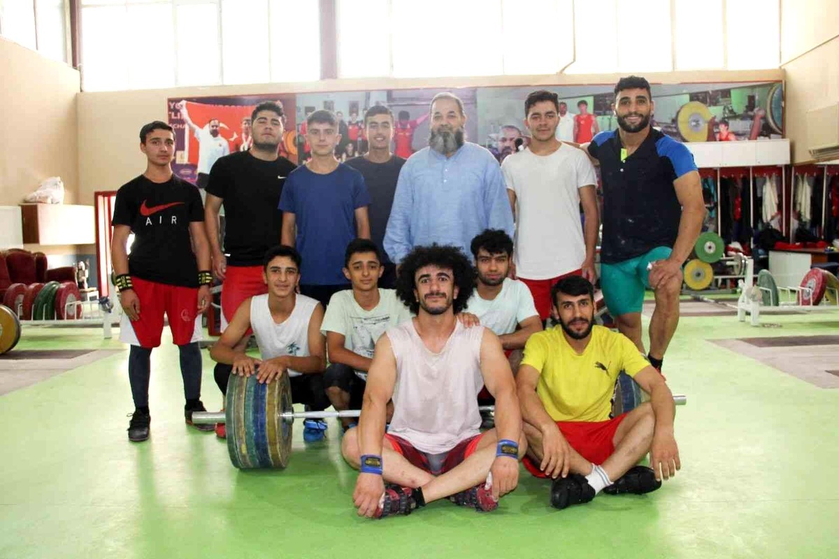 Vanlı halterciler Türkiye şampiyonasına hazır