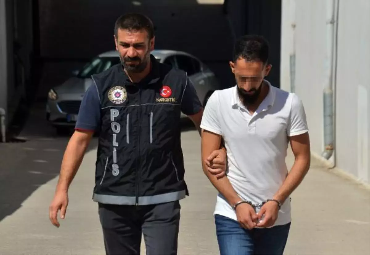 23 kilo esrarla yakalandı; \'Adana sıcağını merak edip, gezmeye geldim\' dedi