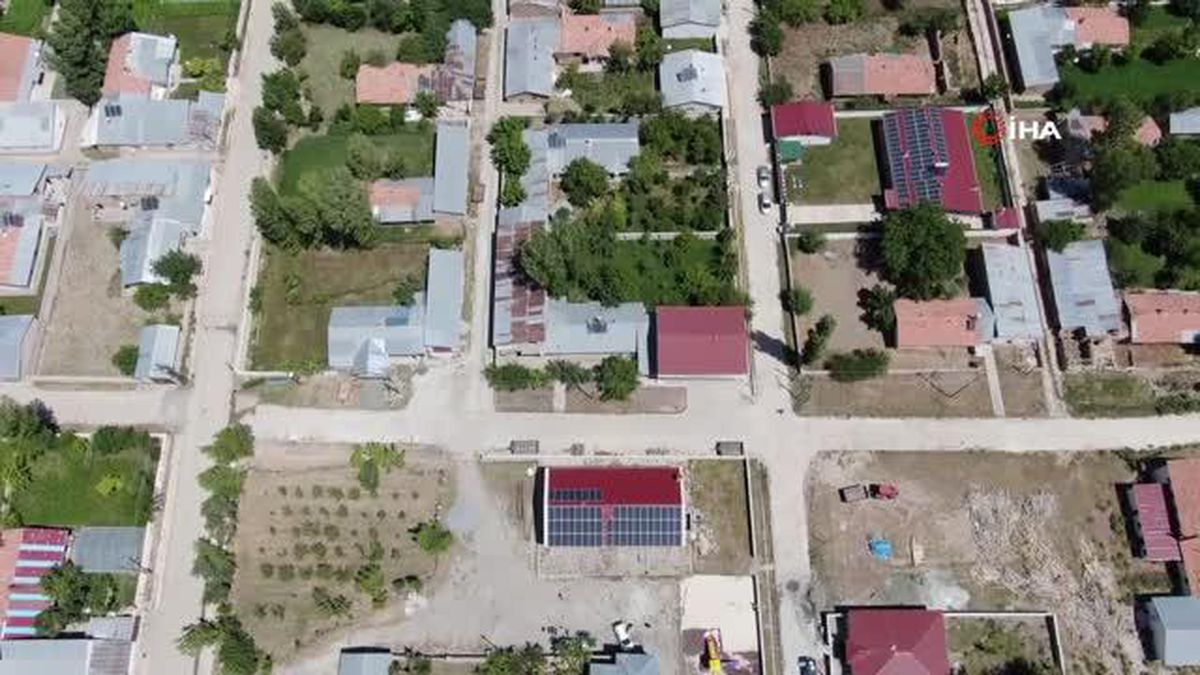 Alamaya\'dan döndü, evine ve camiye GES kurdu