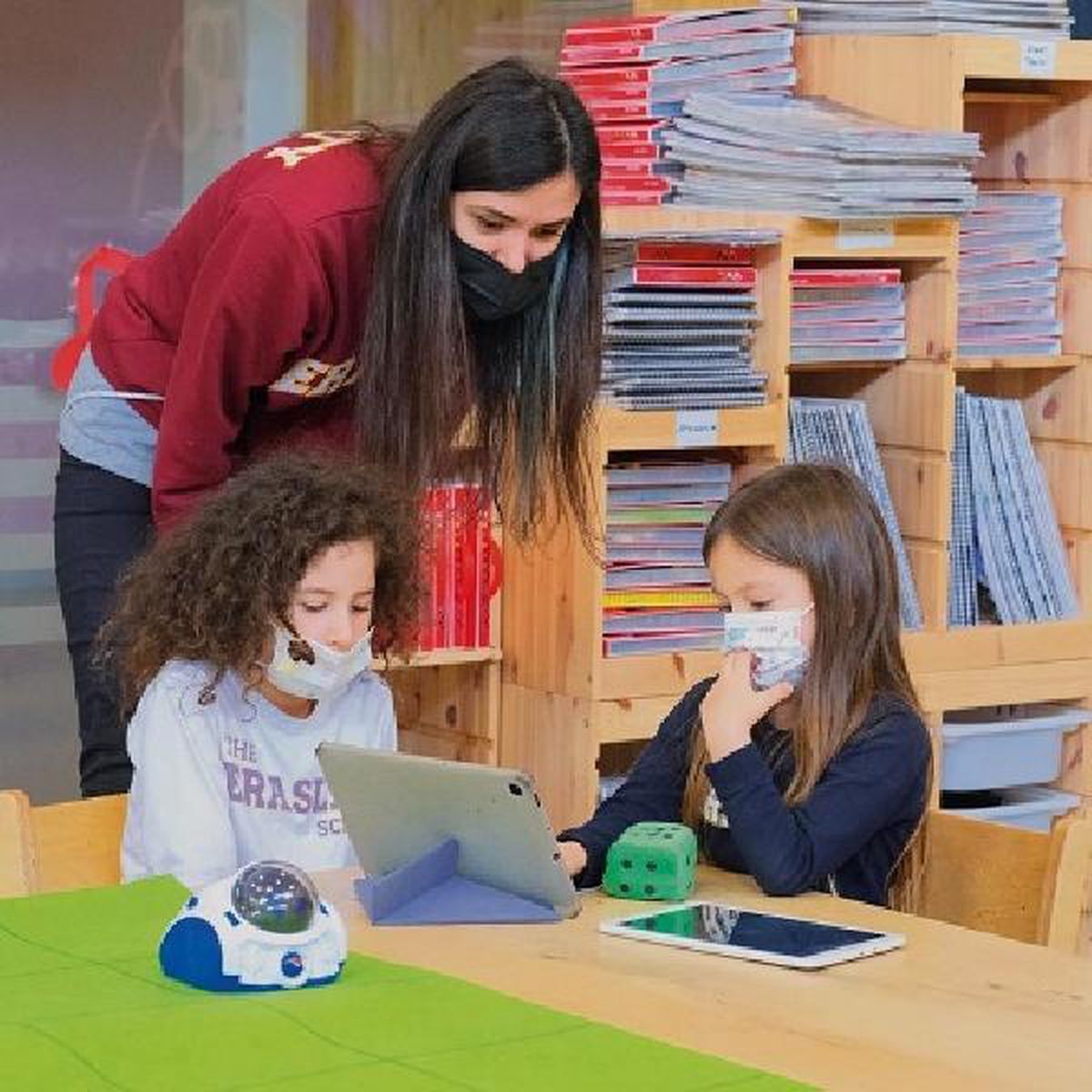 Çift dil öğrenerek yetişen çocuklar meslek hayatında avantaj sağlıyor