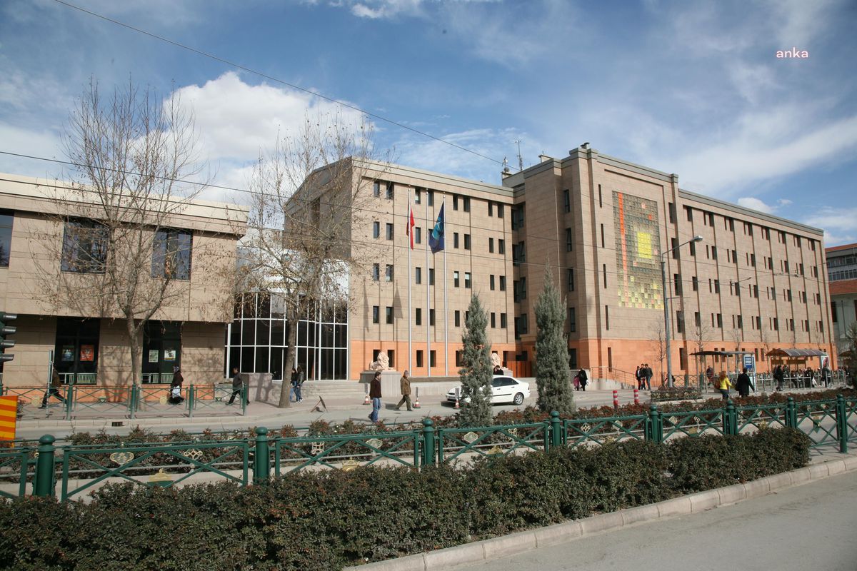 Eskişehir Büyükşehir\'den AKP Yöneticilerine \'Bıllboard\' Yanıtı