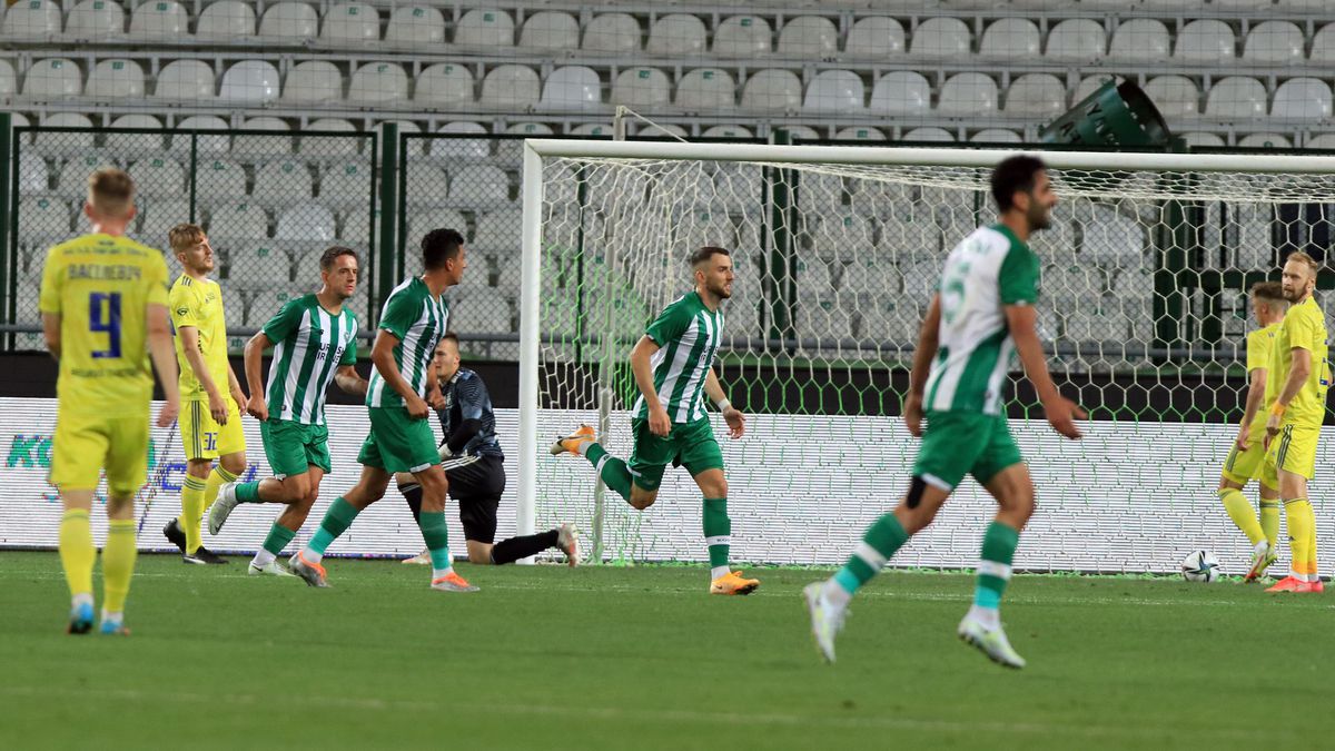 Konya haberi: UEFA Avrupa Konferans Ligi 2. eleme turu ilk maçında Arabam.com Konyaspor, Belarus ekibi BATE Borisov\'u 3-0 yendi.