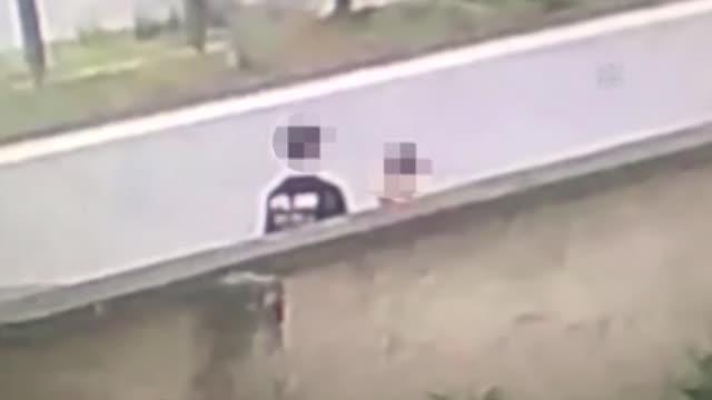 İmamoğlu'nun Trabzon'daki aile mezarlığının duvarlarına gamalı haç çizilmişti! Emniyet'ten açıklama geldi İmamoğlu'nun Trabzon'daki aile mezarlığının duvarlarına gamalı haç çizilmişti! Emniyet'ten açıklama geldi