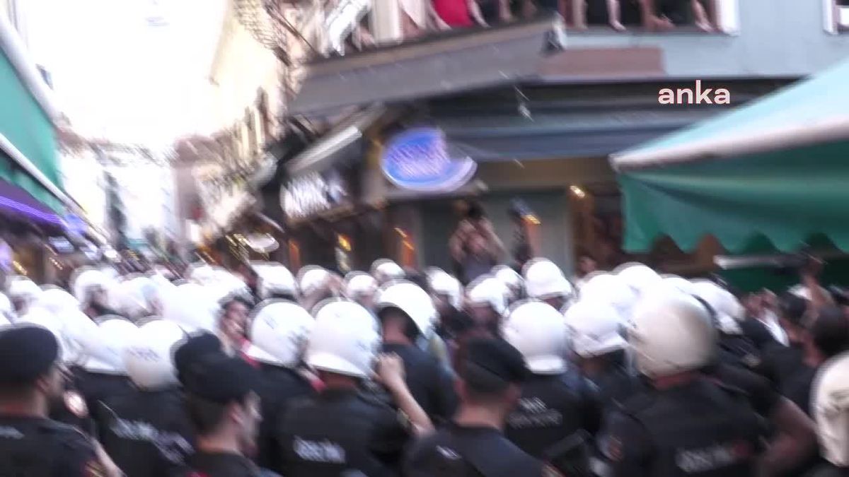 İstanbul Valiliği, Kadıköy\'deki Suruç Anması Girişiminde 106 Kişinin Gözaltına Alındığını Duyurdu