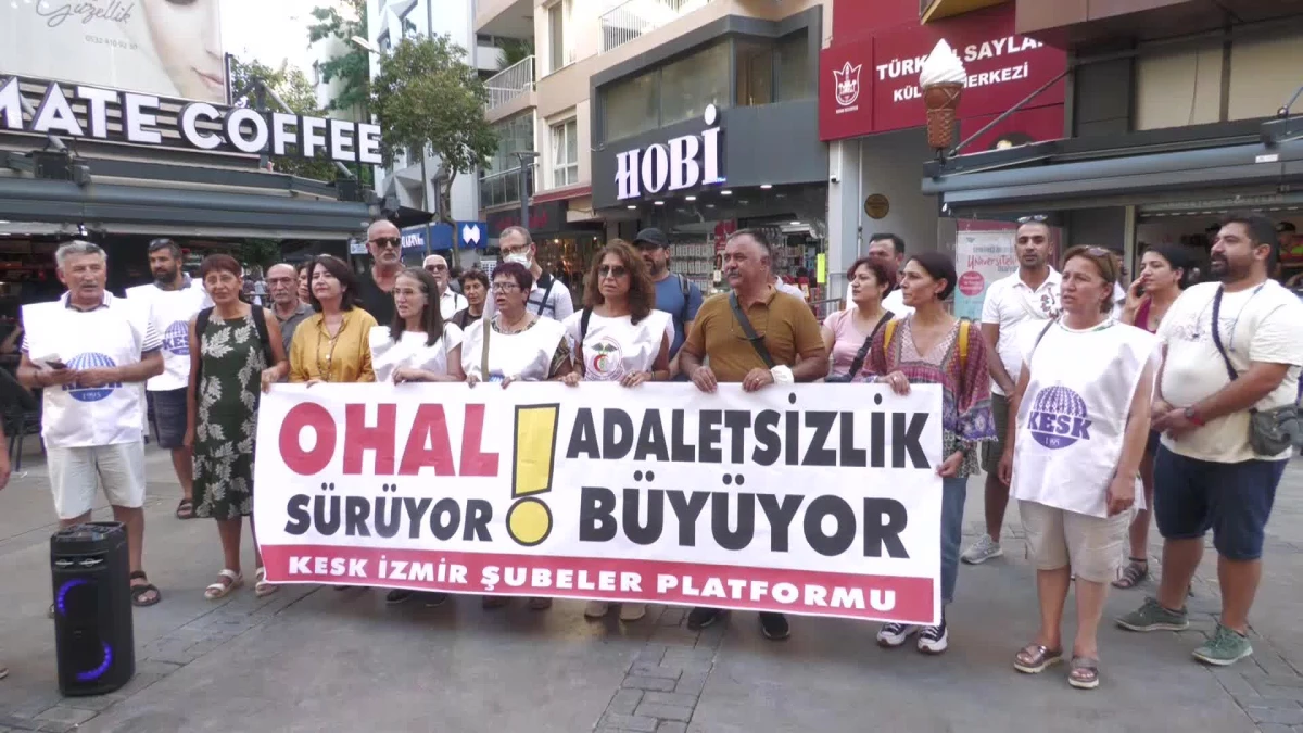 İzmir\'de Kamu Emekçilerinden Ohal Protestosu