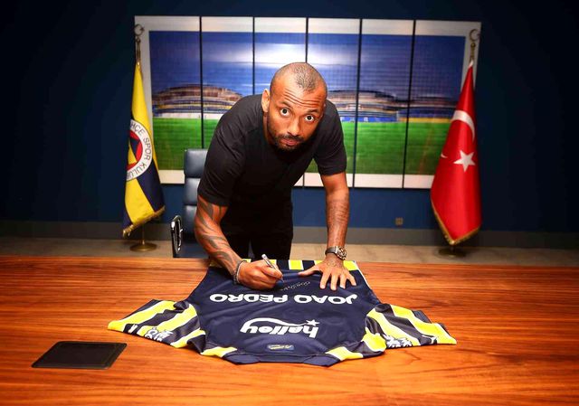Joao Pedro, resmen Fenerbahçe'de! İşte ödenen bonservis bedeli Joao Pedro, resmen Fenerbahçe'de! İşte ödenen bonservis bedeli