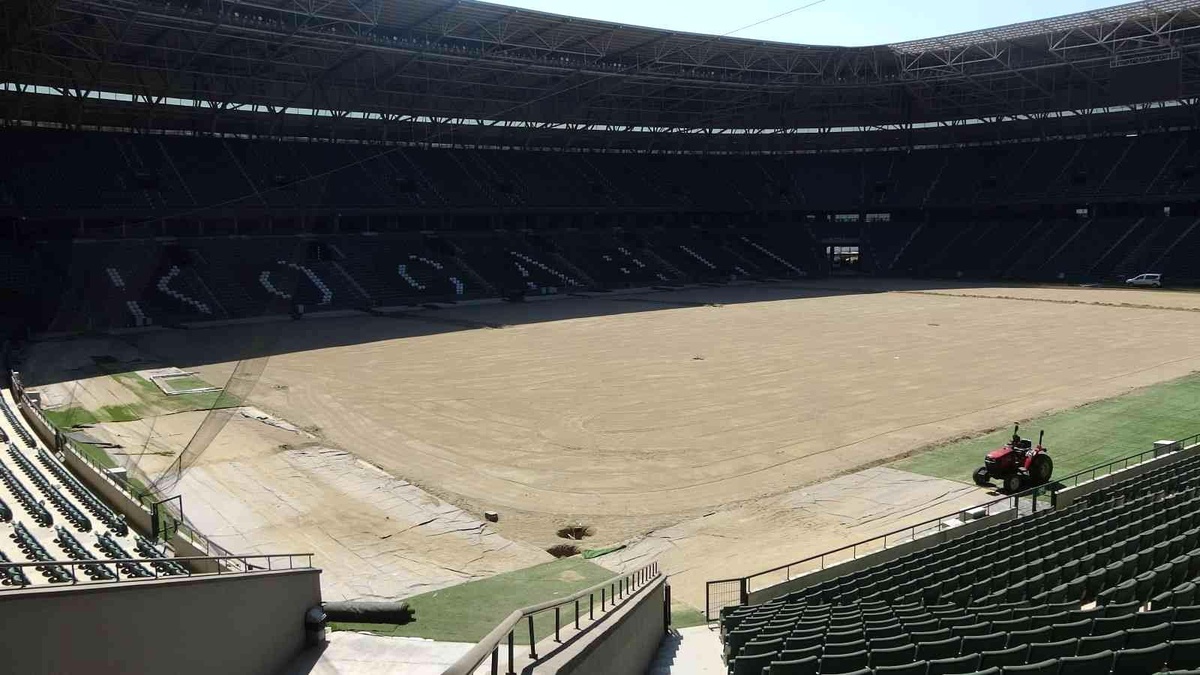 Kocaeli Valisi Yavuz: "Kocaelispor\'a yakışır bir zeminle sezonu açmak istiyoruz"