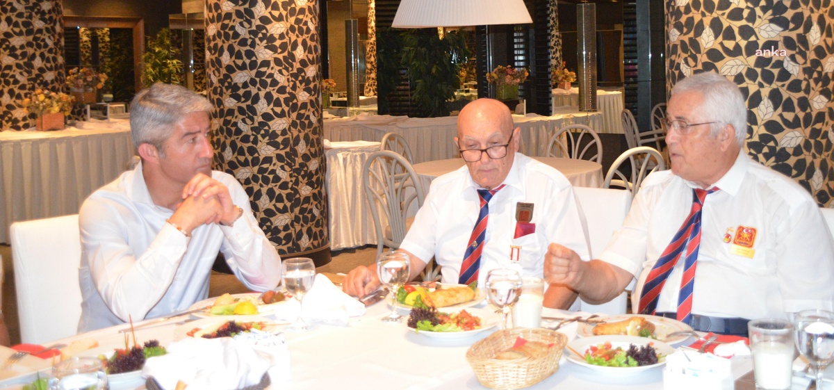 Marmaris Belediye Başkanı Oktay, Kıbrıs Gazileriyle Bir Araya Geldi