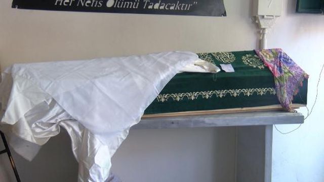 PINAR DAMAR GELİNLİKLE SON YOLCULUĞUNA UĞURLANDI PINAR DAMAR GELİNLİKLE SON YOLCULUĞUNA UĞURLANDI
