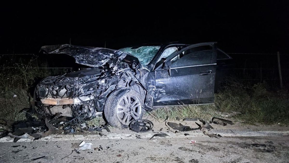 Sakarya\'da iki otomobil ve traktör kazaya karıştı: 1 ölü, 4 yaralı