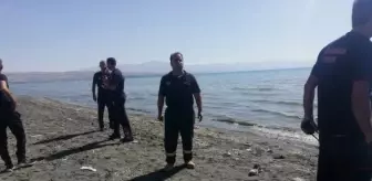 Serinlemek için Van Gölü'ne giren çocuklar akıntıya kapıldı: 2 ölü, 1 kayıp