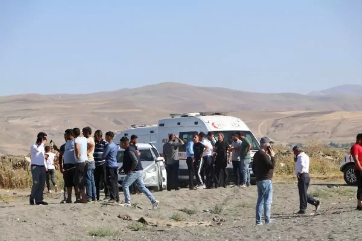 Serinlemek için Van Gölü'ne giren çocuklar akıntıya kapıldı: 3 ölü (2)
